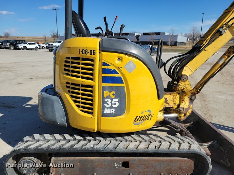 image for item LC9837 2008 Komatsu PC35MR-2 mini excavator