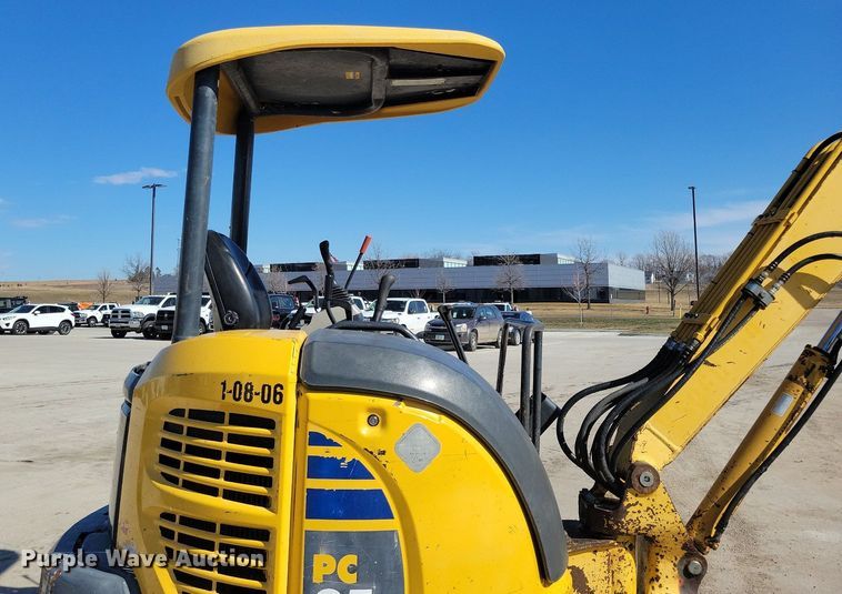 image for item LC9837 2008 Komatsu PC35MR-2 mini excavator