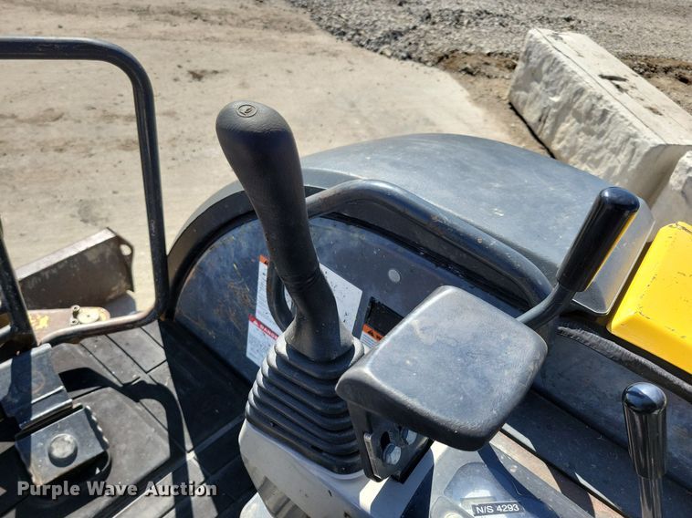 image for item LC9837 2008 Komatsu PC35MR-2 mini excavator
