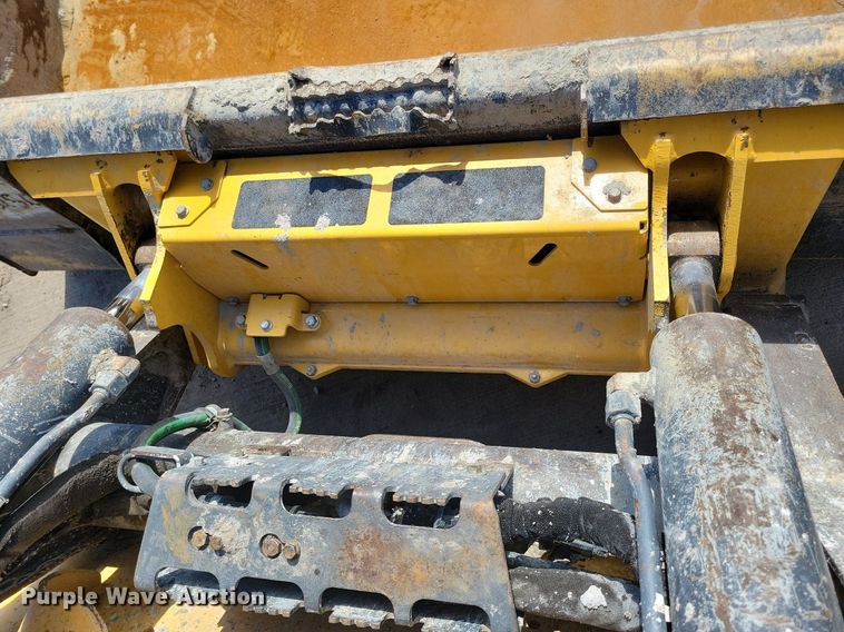 image for item LC9839 2017 John Deere 333G tracked skid steer loader