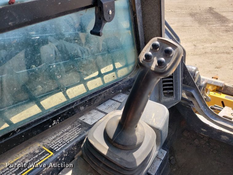 image for item LC9839 2017 John Deere 333G tracked skid steer loader