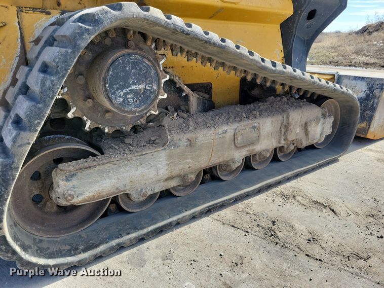 image for item LC9839 2017 John Deere 333G tracked skid steer loader