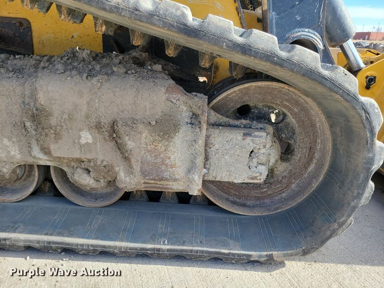 image for item LC9839 2017 John Deere 333G tracked skid steer loader