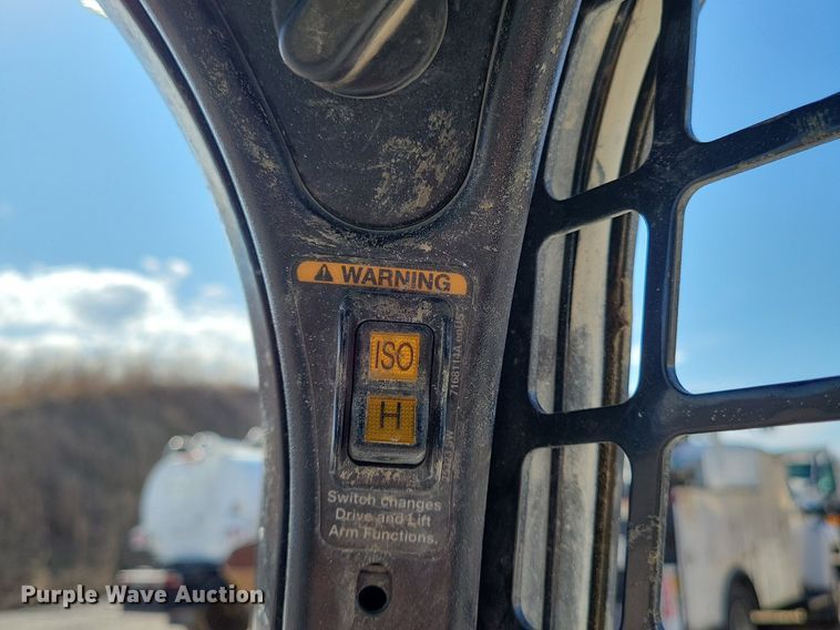 image for item LC9840 2019 Bobcat T595 tracked skid steer loader