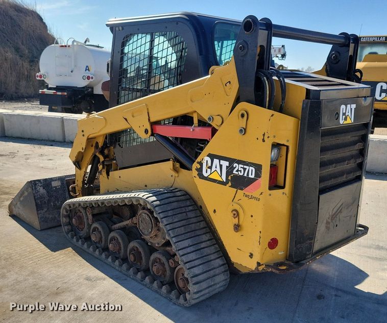 image for item LC9842 2015 Caterpillar 257D tracked skid steer loader