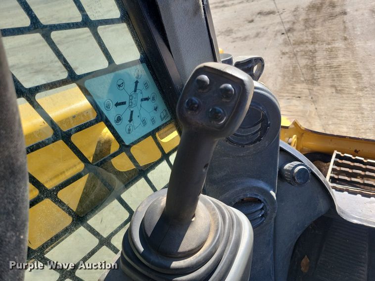 image for item LC9842 2015 Caterpillar 257D tracked skid steer loader