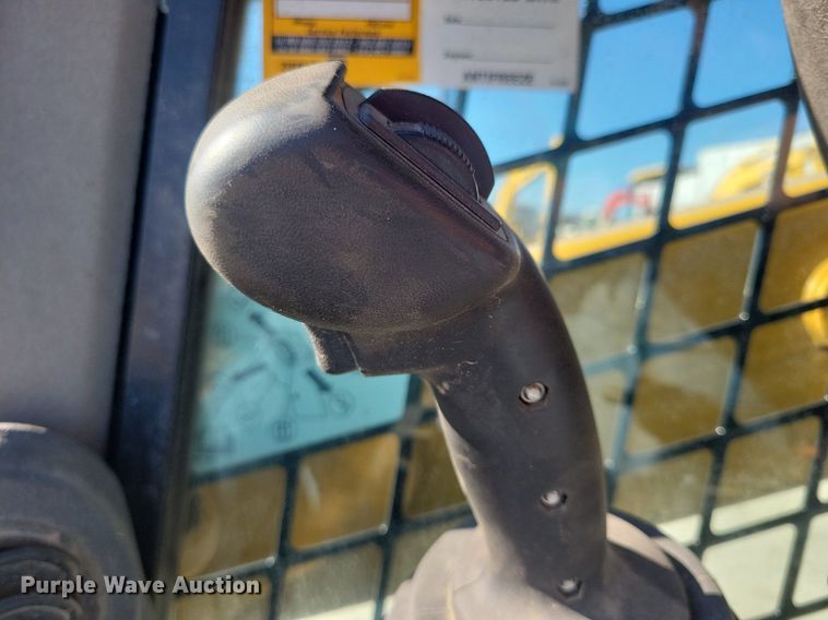 image for item LC9842 2015 Caterpillar 257D tracked skid steer loader