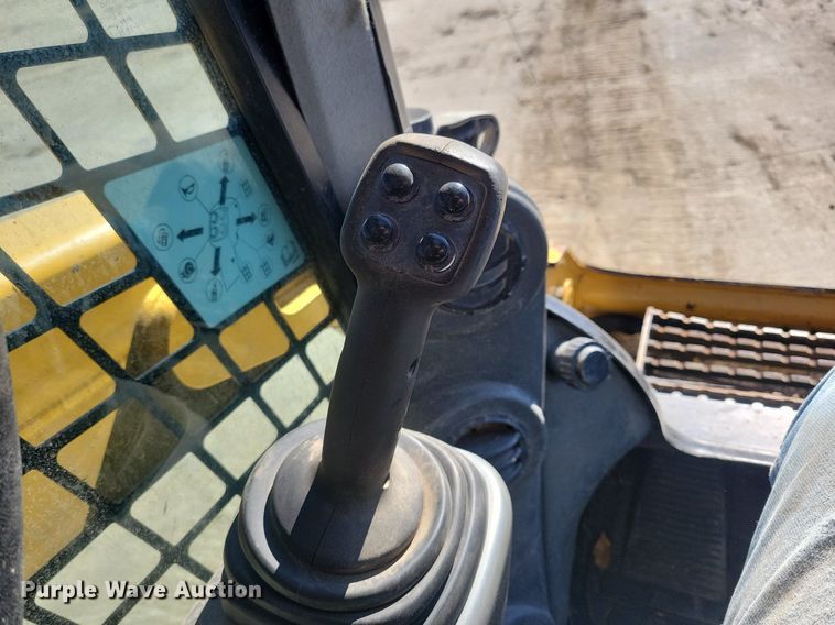 image for item LC9842 2015 Caterpillar 257D tracked skid steer loader