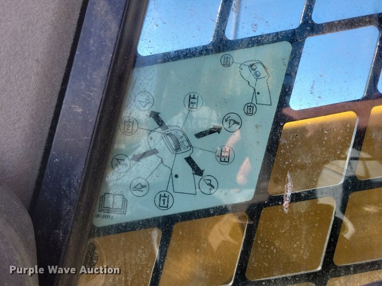 image for item LC9842 2015 Caterpillar 257D tracked skid steer loader