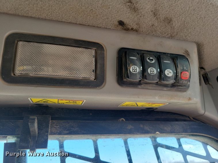 image for item LC9842 2015 Caterpillar 257D tracked skid steer loader