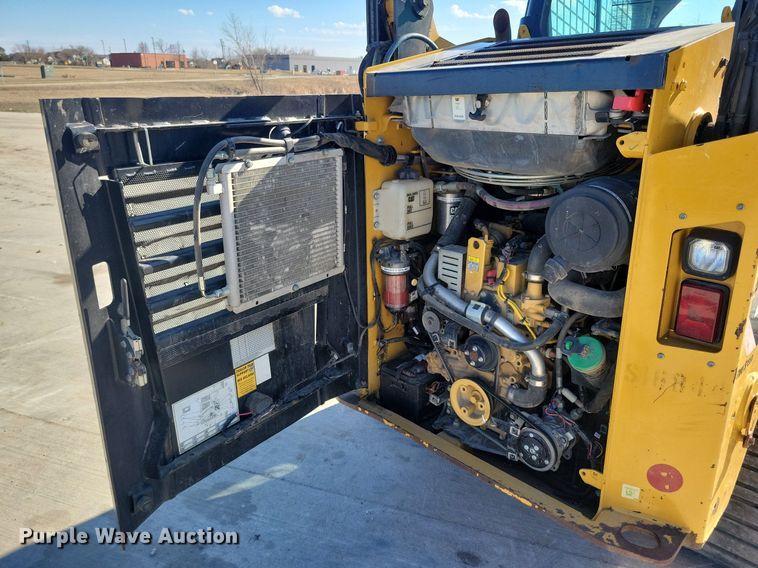 image for item LC9842 2015 Caterpillar 257D tracked skid steer loader