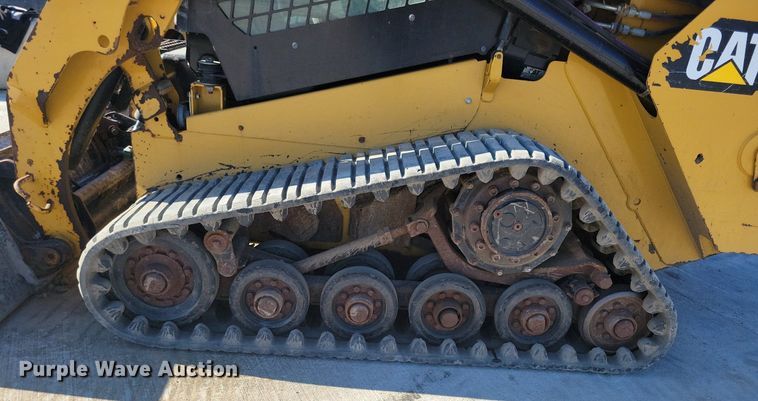 image for item LC9842 2015 Caterpillar 257D tracked skid steer loader