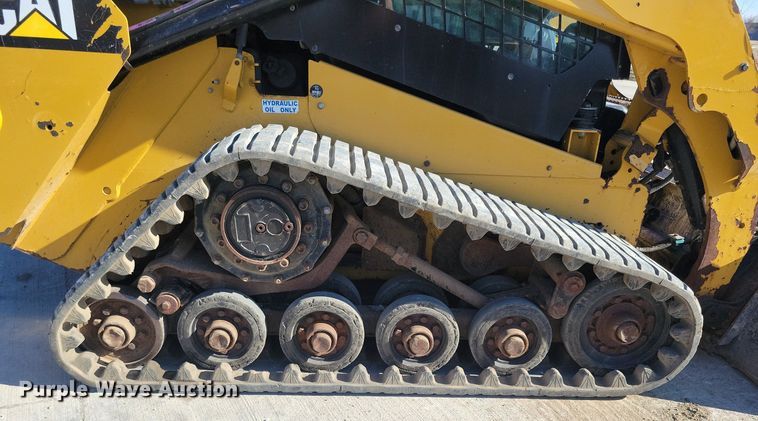 image for item LC9842 2015 Caterpillar 257D tracked skid steer loader