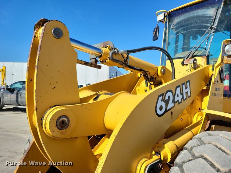 image for item LC9843 John Deere 624H wheel loader