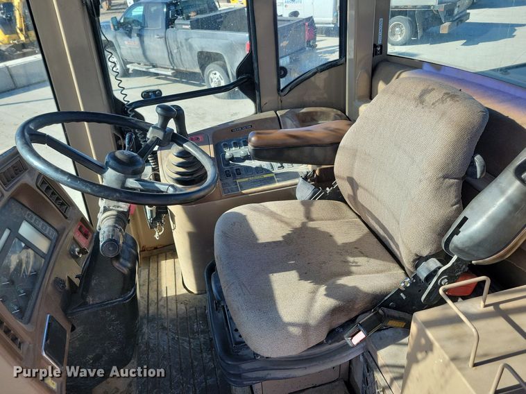 image for item LC9843 John Deere 624H wheel loader