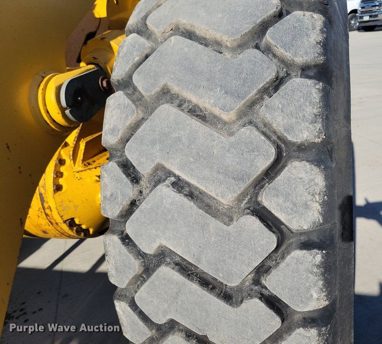 image for item LC9843 John Deere 624H wheel loader