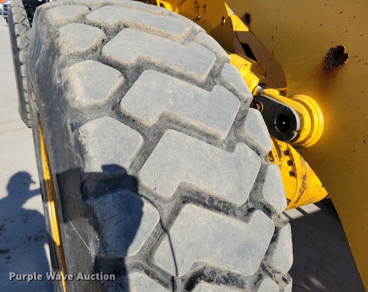 image for item LC9843 John Deere 624H wheel loader