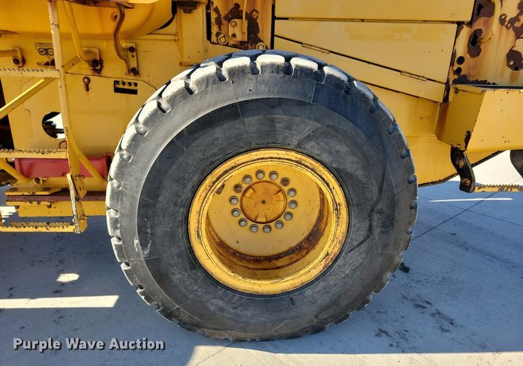 image for item LC9843 John Deere 624H wheel loader