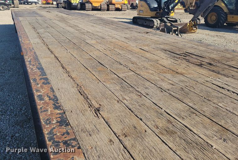 image for item LC9844 2000 Trail-Eze DHT7049 drop deck equipment trailer