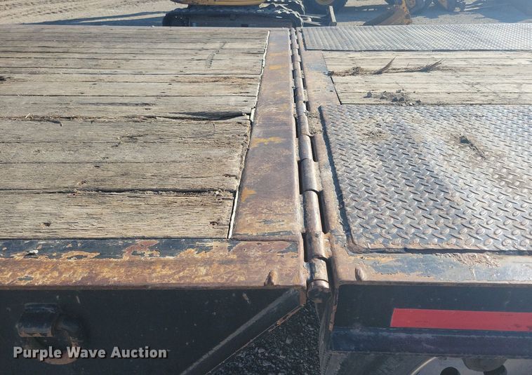 image for item LC9844 2000 Trail-Eze DHT7049 drop deck equipment trailer