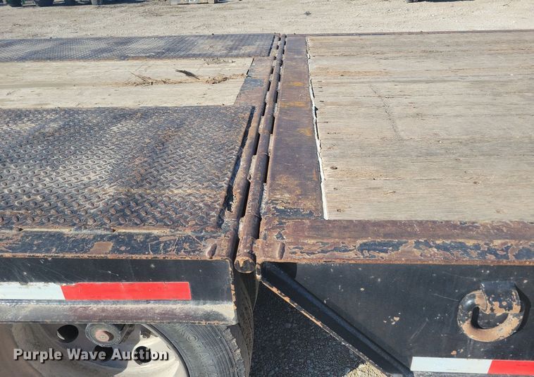 image for item LC9844 2000 Trail-Eze DHT7049 drop deck equipment trailer