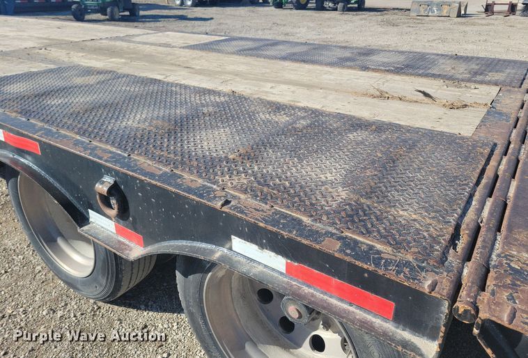 image for item LC9844 2000 Trail-Eze DHT7049 drop deck equipment trailer