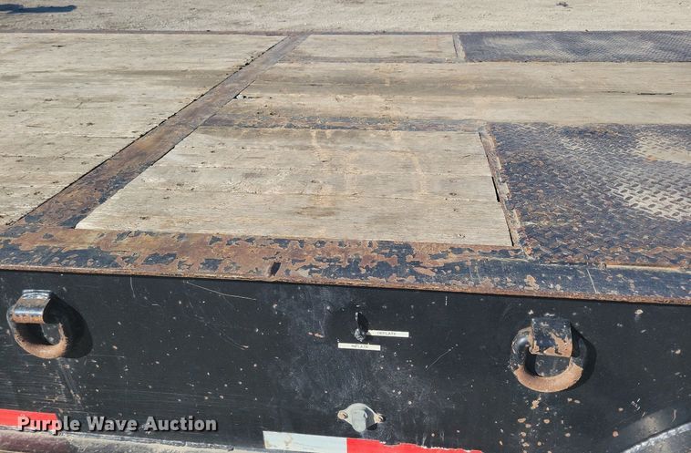 image for item LC9844 2000 Trail-Eze DHT7049 drop deck equipment trailer