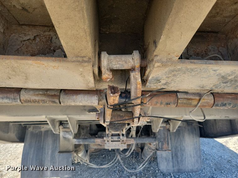 image for item LC9844 2000 Trail-Eze DHT7049 drop deck equipment trailer