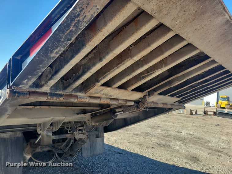 image for item LC9844 2000 Trail-Eze DHT7049 drop deck equipment trailer