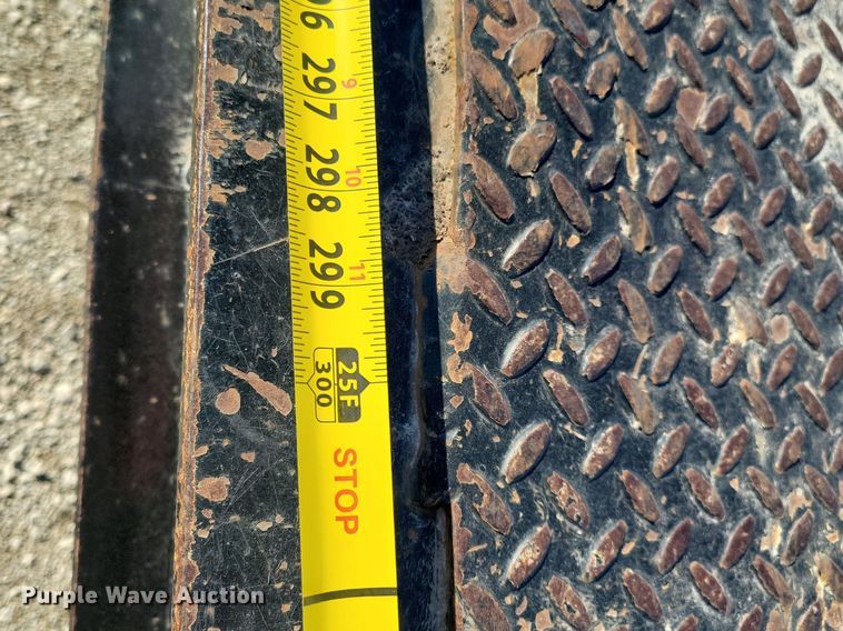 image for item LC9844 2000 Trail-Eze DHT7049 drop deck equipment trailer