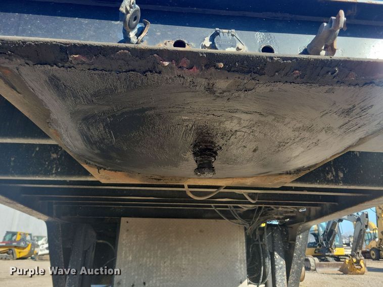 image for item LC9844 2000 Trail-Eze DHT7049 drop deck equipment trailer