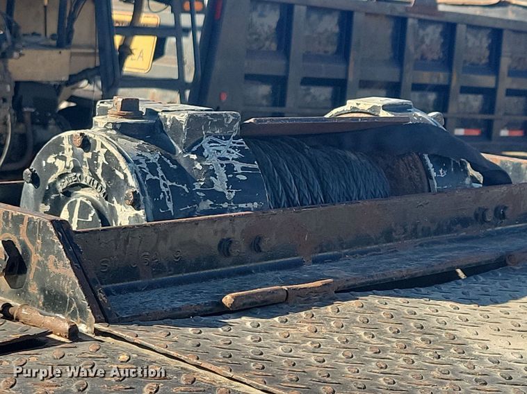 image for item LC9844 2000 Trail-Eze DHT7049 drop deck equipment trailer