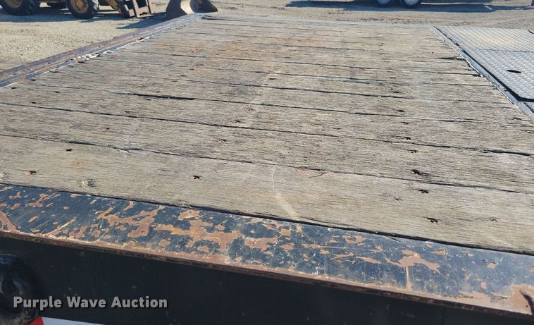 image for item LC9844 2000 Trail-Eze DHT7049 drop deck equipment trailer