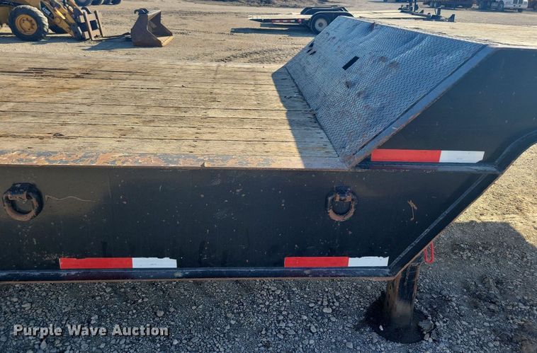 image for item LC9844 2000 Trail-Eze DHT7049 drop deck equipment trailer