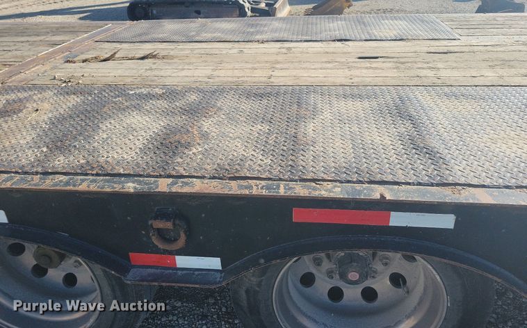image for item LC9844 2000 Trail-Eze DHT7049 drop deck equipment trailer