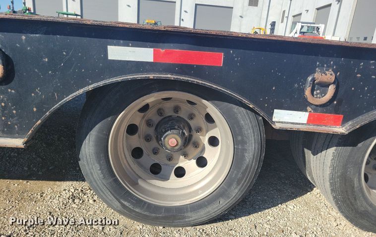 image for item LC9844 2000 Trail-Eze DHT7049 drop deck equipment trailer