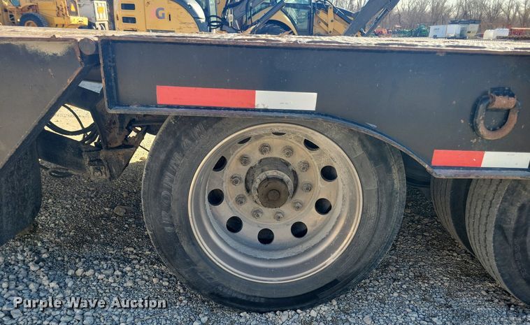 image for item LC9844 2000 Trail-Eze DHT7049 drop deck equipment trailer