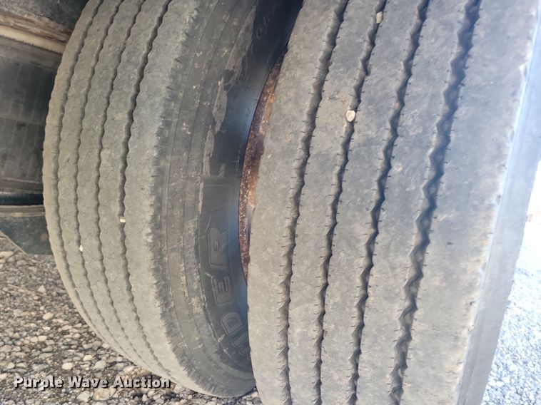 image for item LC9844 2000 Trail-Eze DHT7049 drop deck equipment trailer