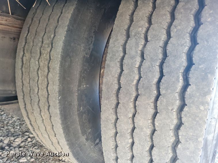 image for item LC9844 2000 Trail-Eze DHT7049 drop deck equipment trailer