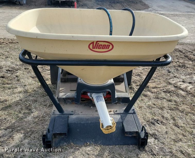 image for item LC9847 Vicon spreader