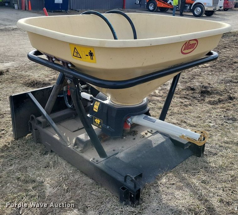 image for item LC9847 Vicon spreader
