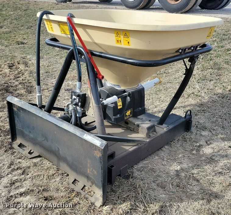 image for item LC9847 Vicon spreader