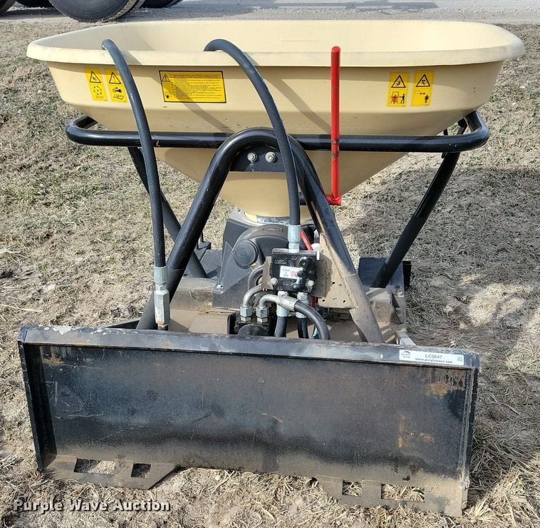 image for item LC9847 Vicon spreader