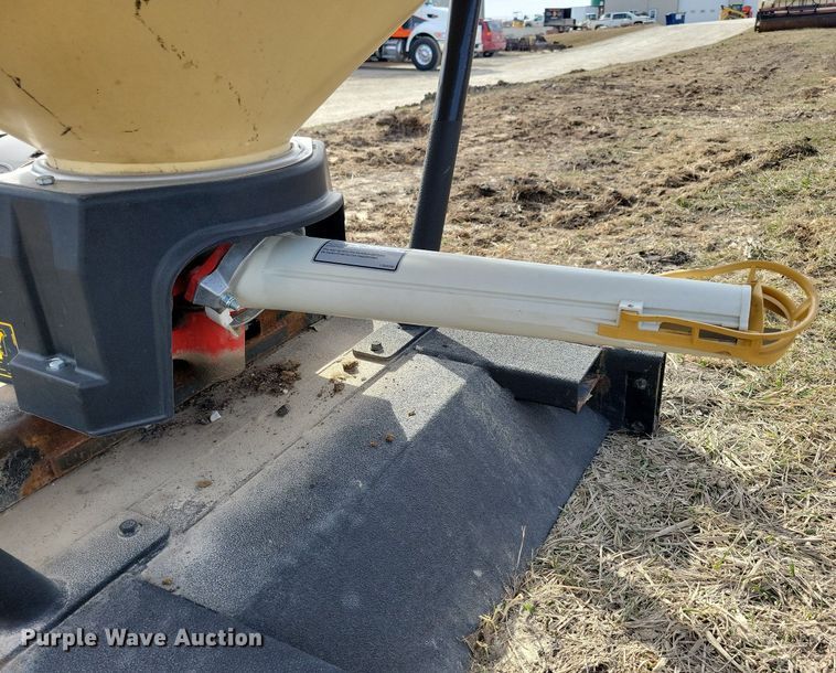 image for item LC9847 Vicon spreader