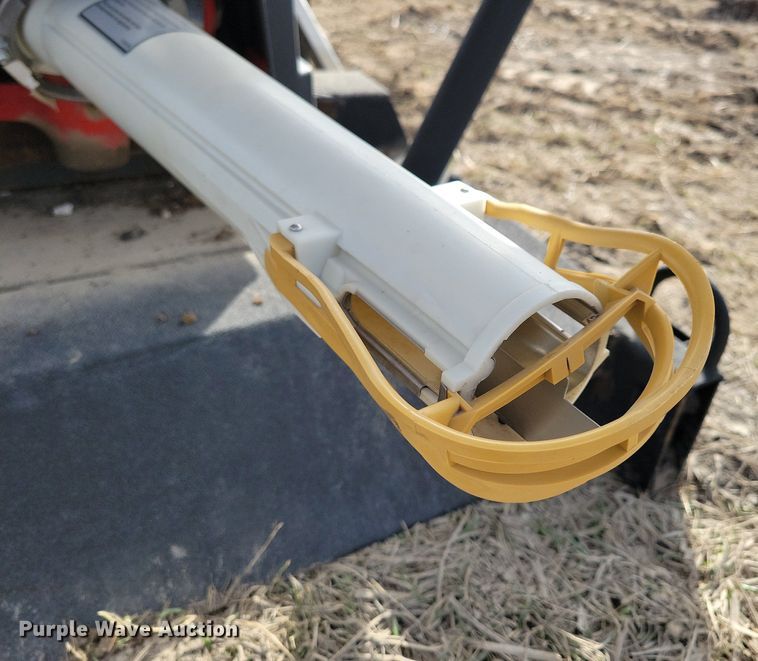 image for item LC9847 Vicon spreader