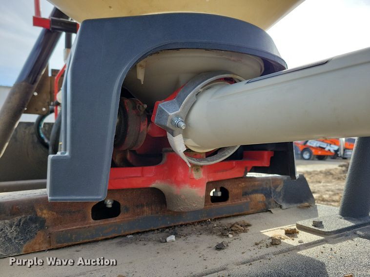 image for item LC9847 Vicon spreader