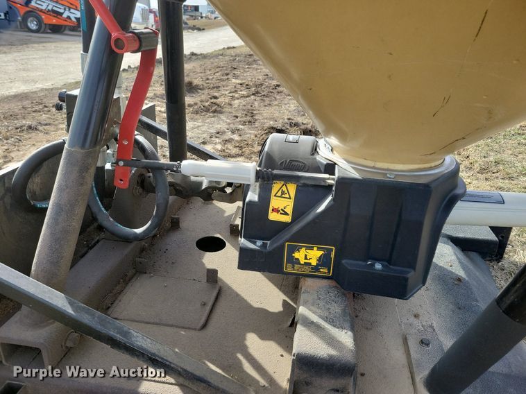 image for item LC9847 Vicon spreader