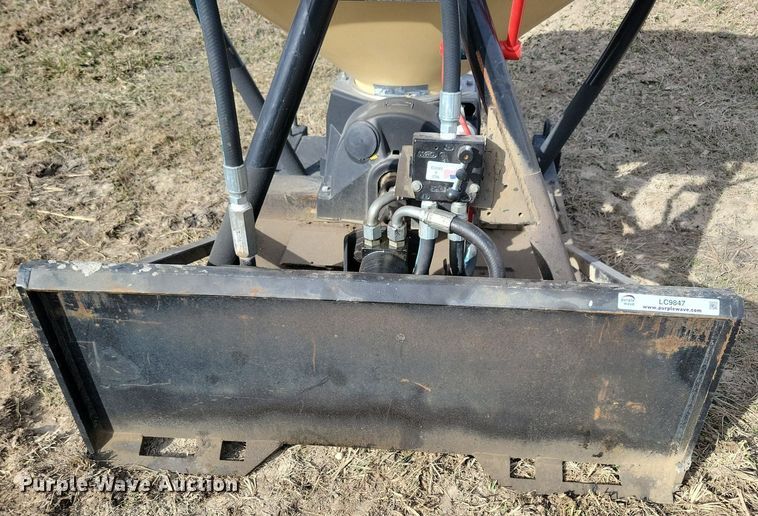 image for item LC9847 Vicon spreader
