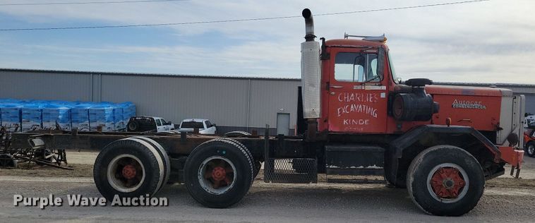 image for item LC9849 1978 Autocar Constructor truck cab and chassis