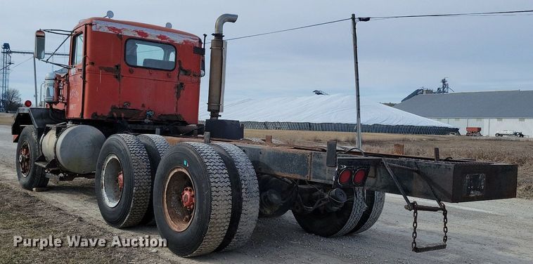 image for item LC9849 1978 Autocar Constructor truck cab and chassis